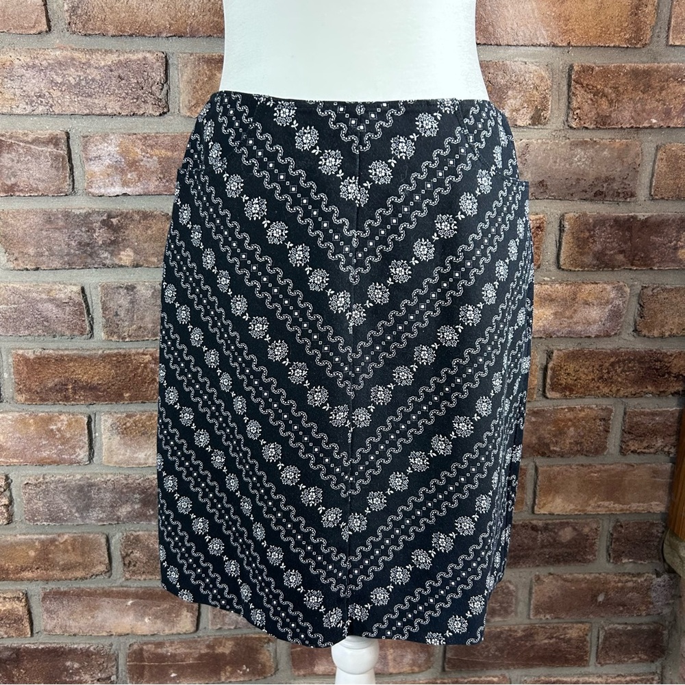 LOFT Black and White Knee-Length Pencil Skirt 47